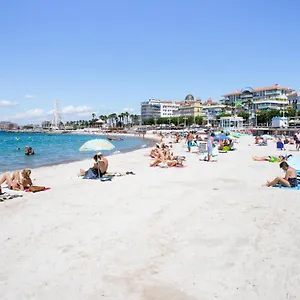 https://studio-neuf-100-m-des-plages-et-de-la-gare.fr-provencehotel.com