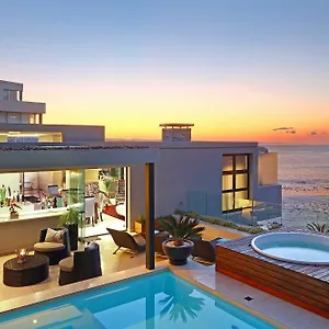 Couette-café Azamare, Le Cap