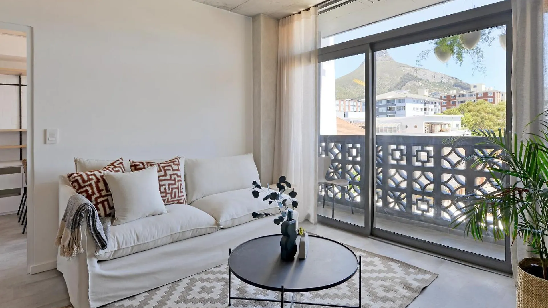 Six On N - Fluent Serviced Apartments Cape Town South Africa